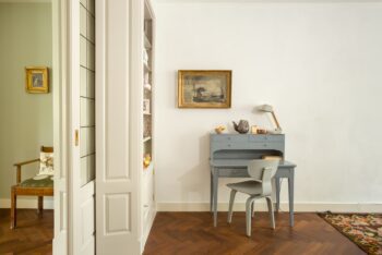Tips for choosing the right paint colors for your rooms.